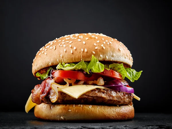 MİNİK ŞEFLERLE HAMBURGER ZAMANI